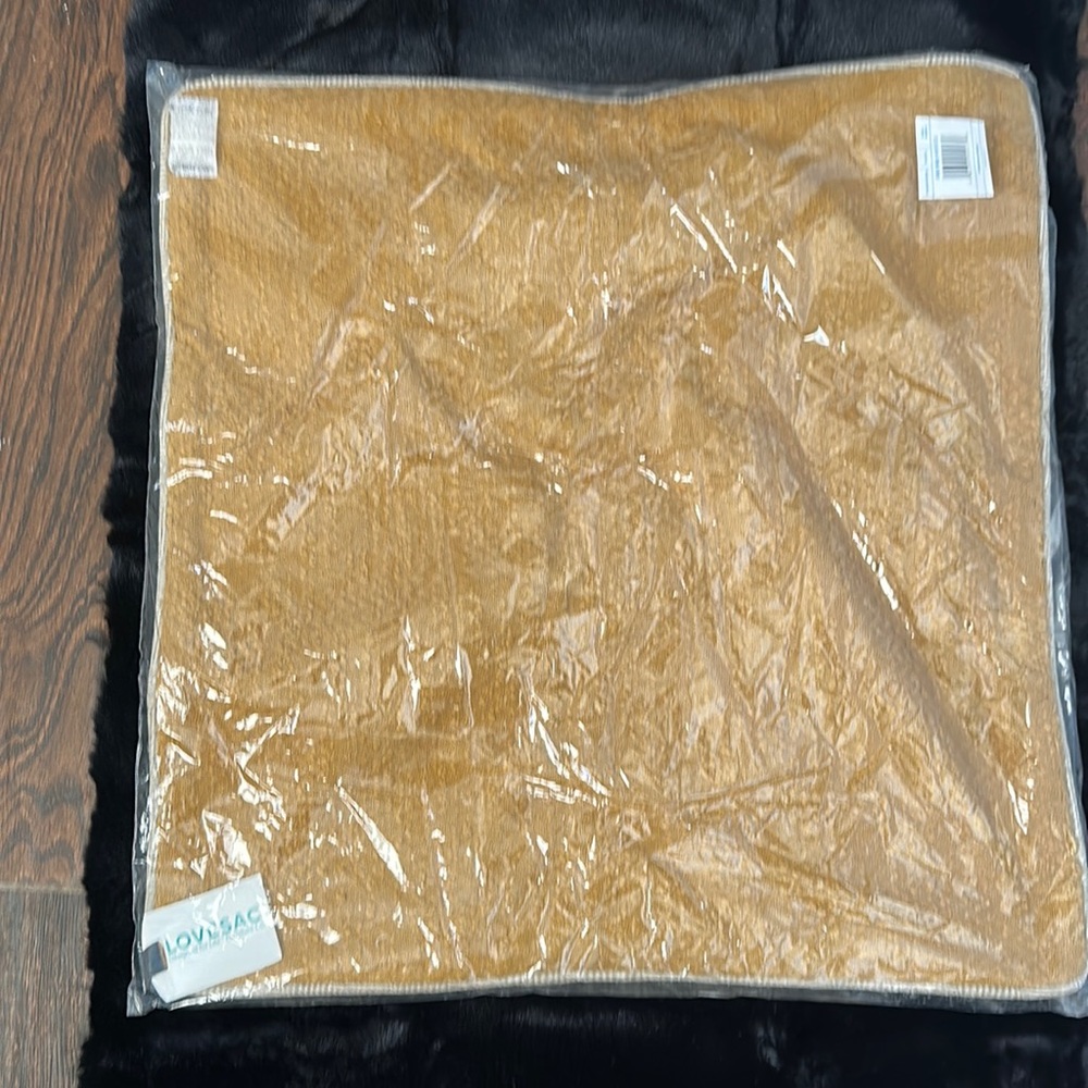 Love sac pillow cover